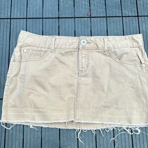 Guess tan mini skirt size L